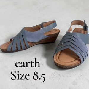 earth Hartie Wedge Sandals 8.5M Blue Gray Leather Slingback Comfort